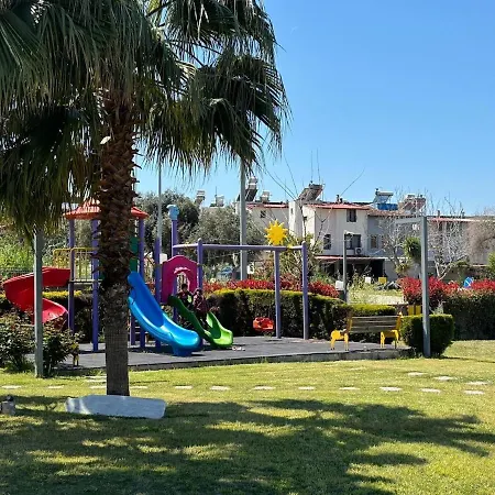 Holiday home 850m To The Sea, Detached House With Pool, Shopping Mall In Front Kusadasi